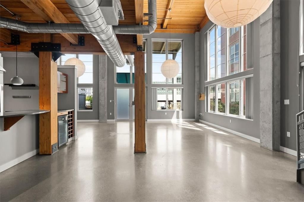 210 W 5th Street — photo 11