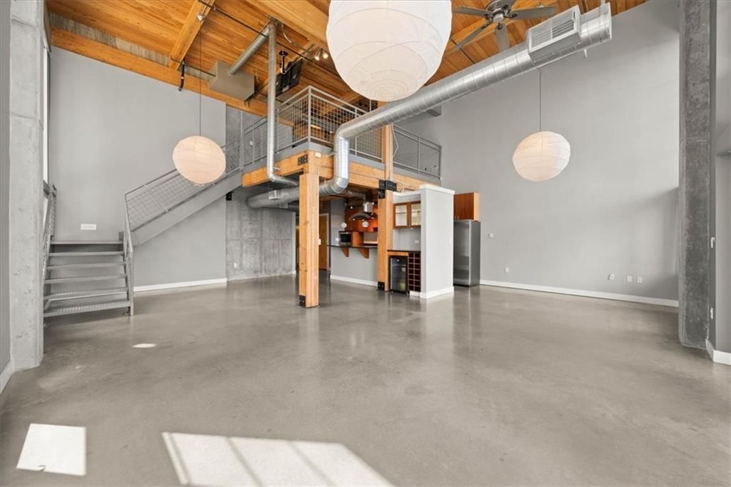210 W 5th Street — photo 12