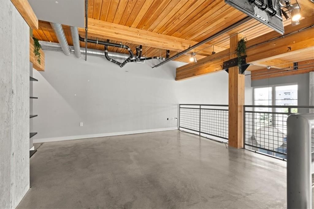210 W 5th Street — photo 18
