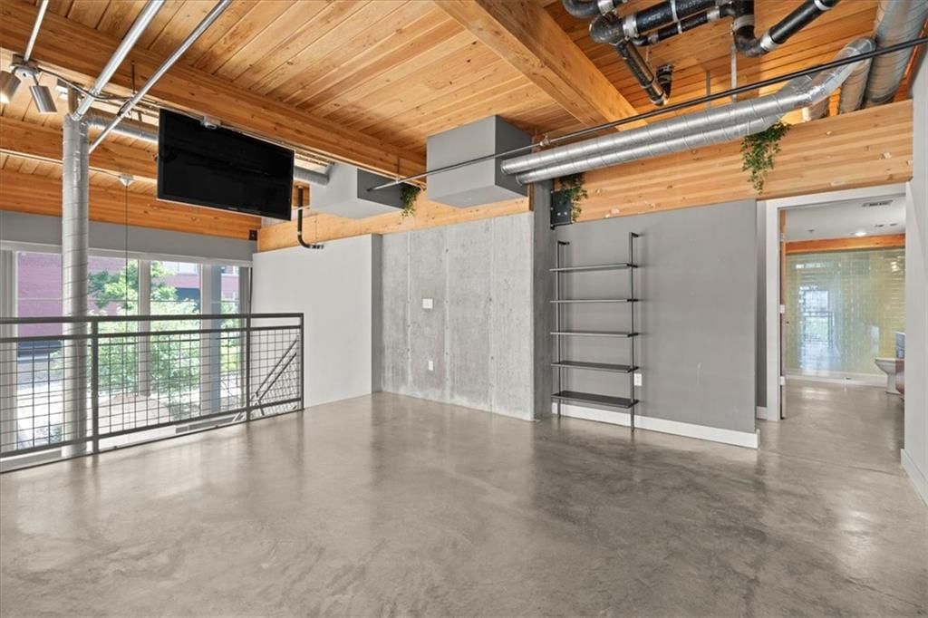 210 W 5th Street — photo 20