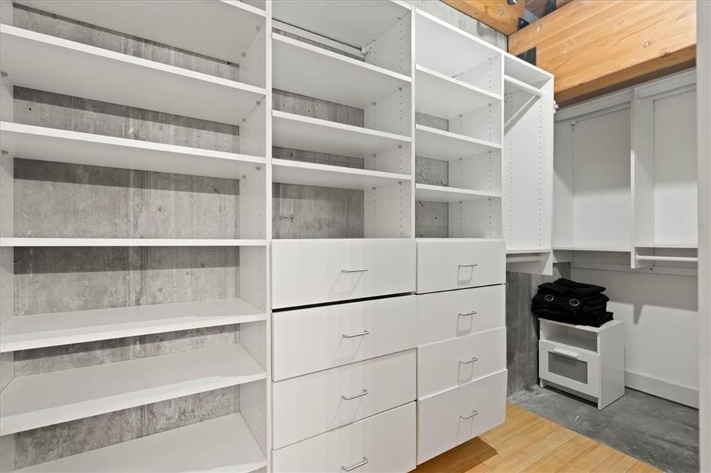 210 W 5th Street — photo 23