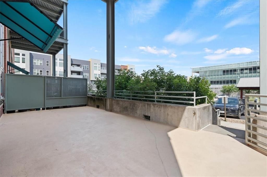 210 W 5th Street — photo 25