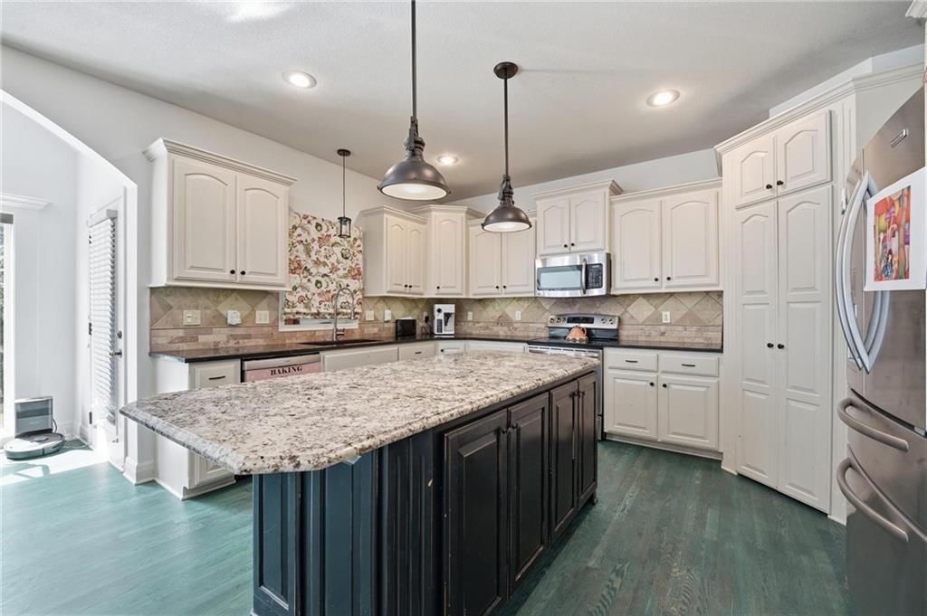 8808 N Oxford Avenue — photo 12