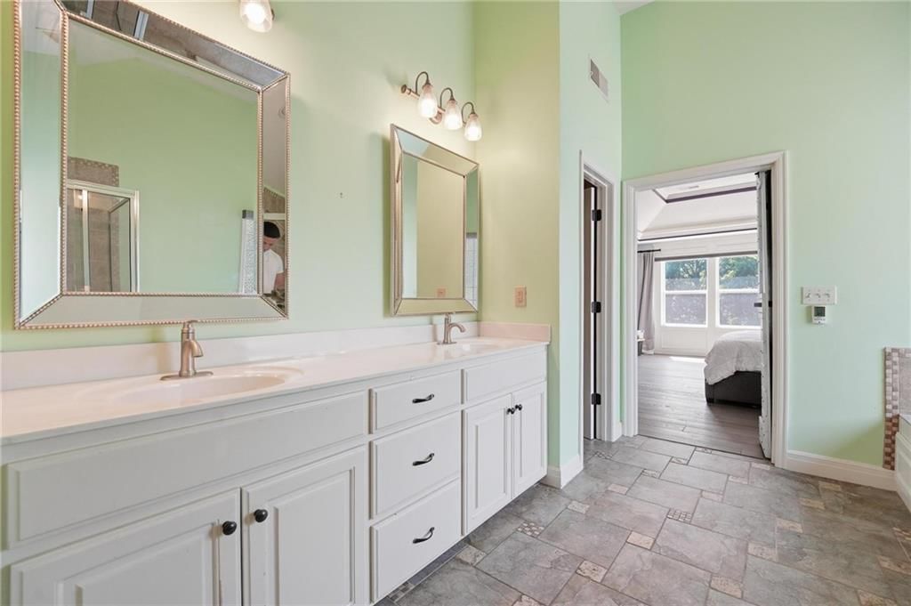 8808 N Oxford Avenue — photo 27