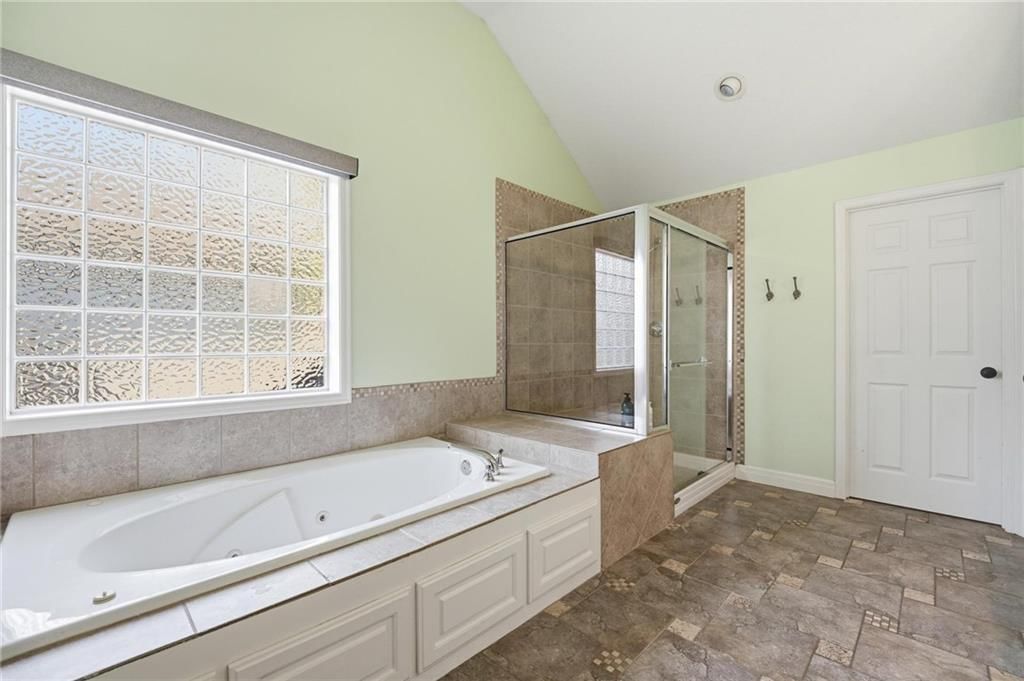 8808 N Oxford Avenue — photo 29