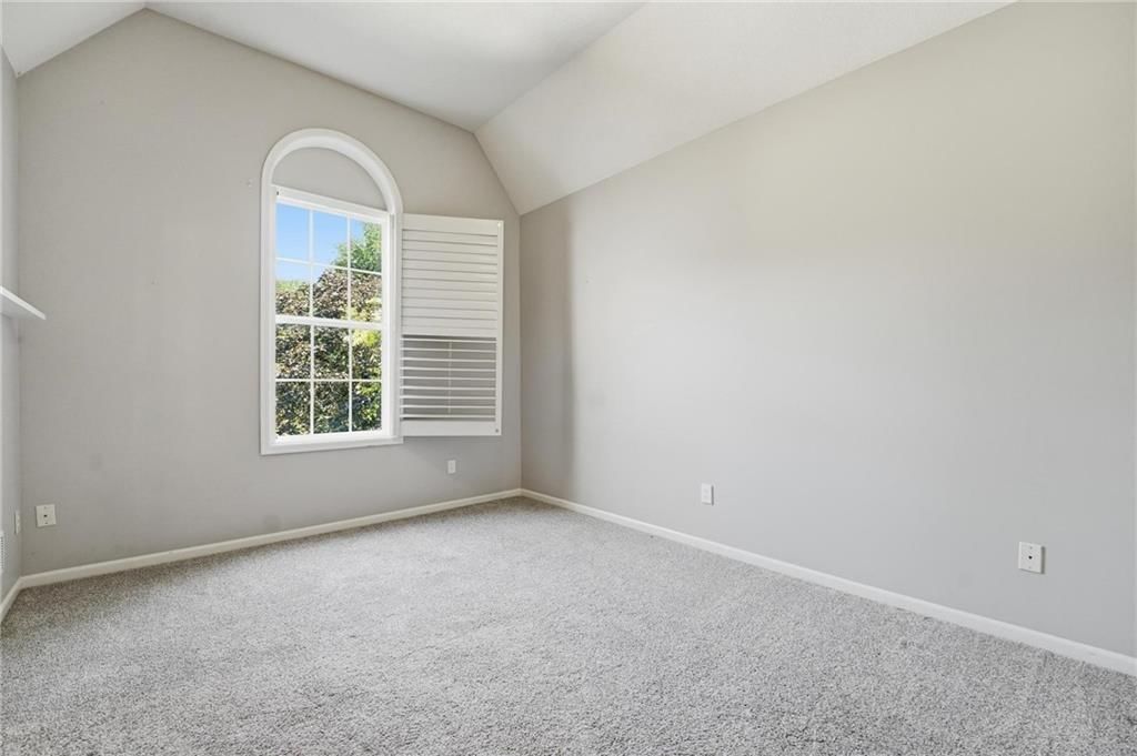 8808 N Oxford Avenue — photo 37