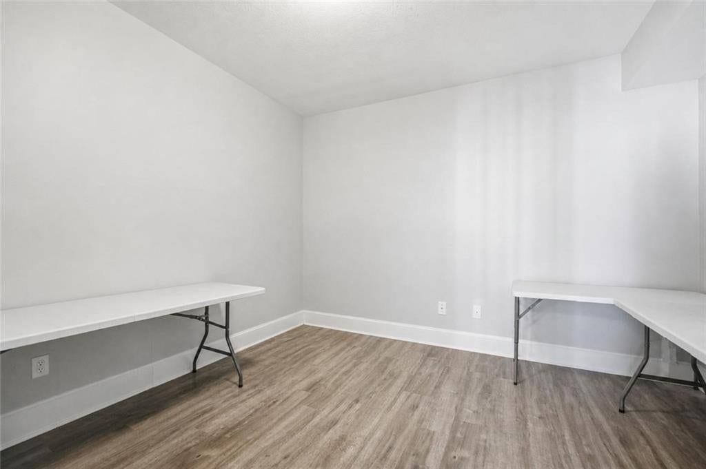 8808 N Oxford Avenue — photo 44
