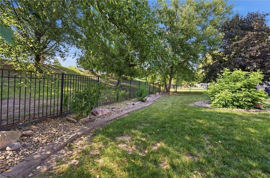 8808 N Oxford Avenue — photo 46