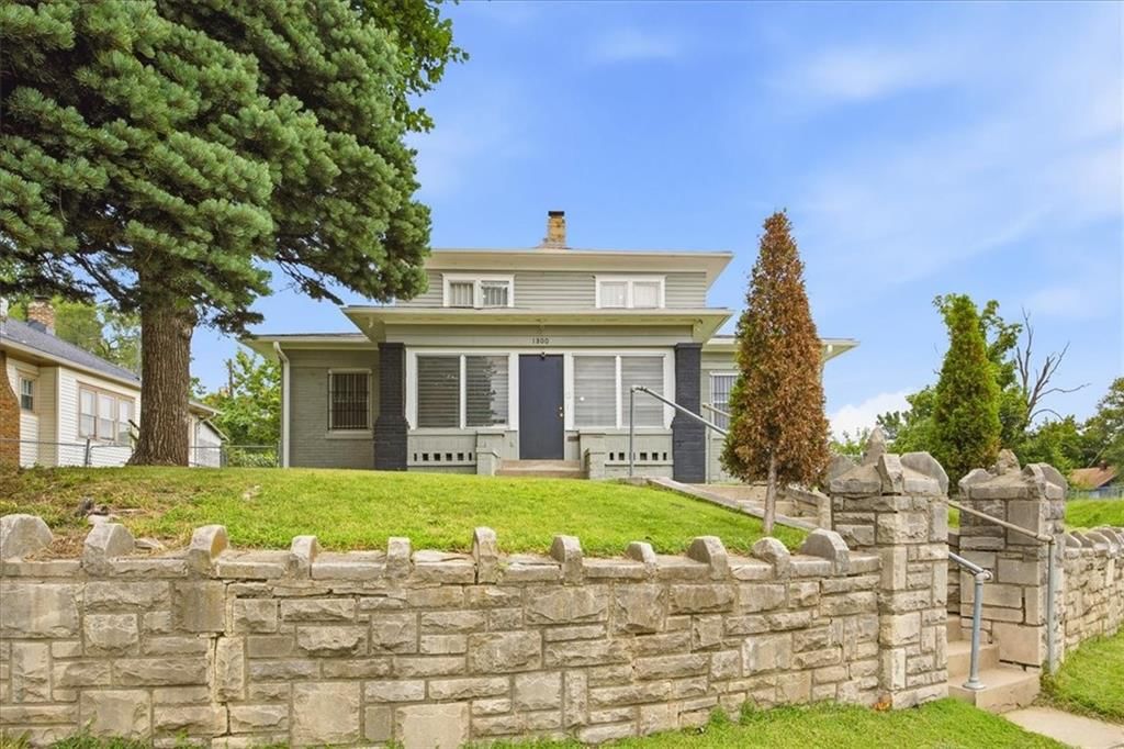 1800 FREEMAN Avenue — photo 1