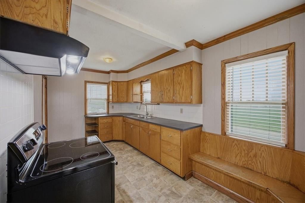 1800 FREEMAN Avenue — photo 10