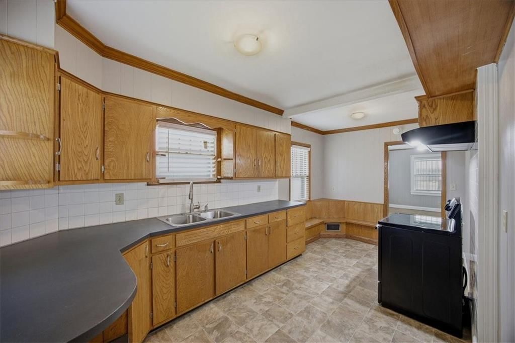 1800 FREEMAN Avenue — photo 11