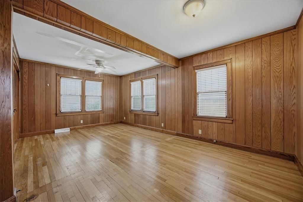 1800 FREEMAN Avenue — photo 12