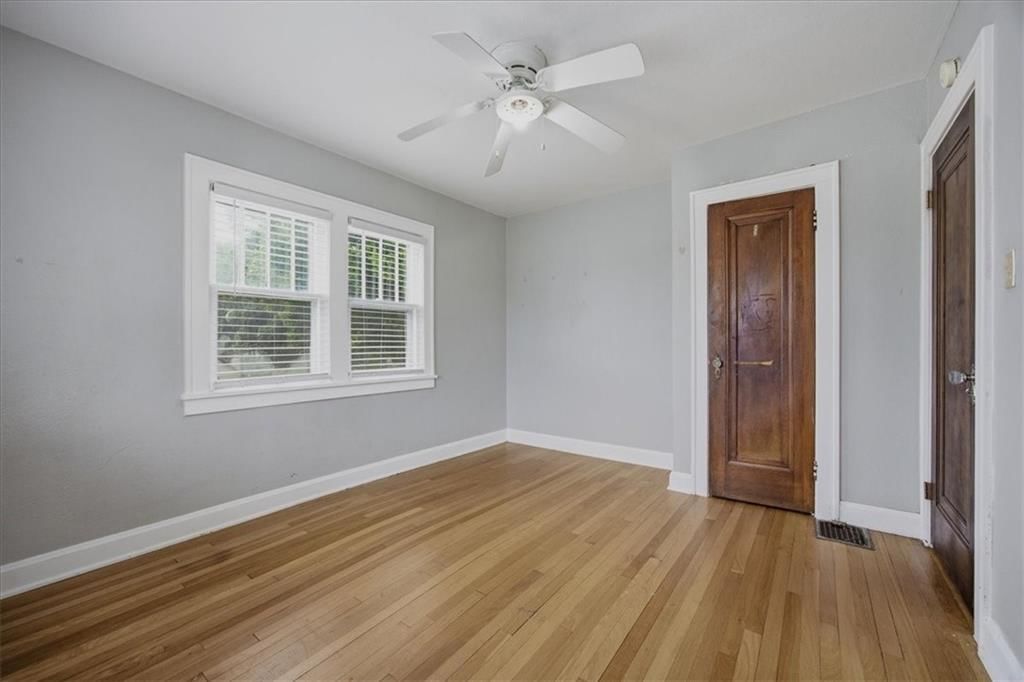 1800 FREEMAN Avenue — photo 16