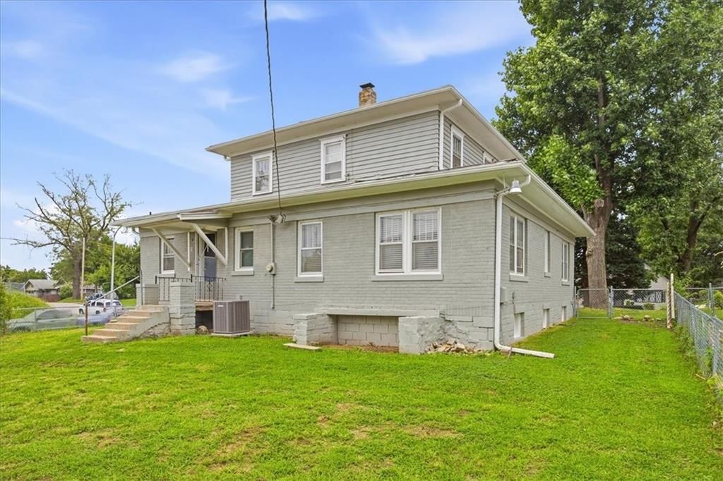 1800 FREEMAN Avenue — photo 26