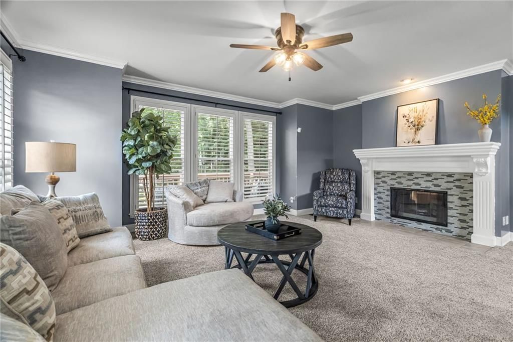 324 NW Bradford Street — photo 7