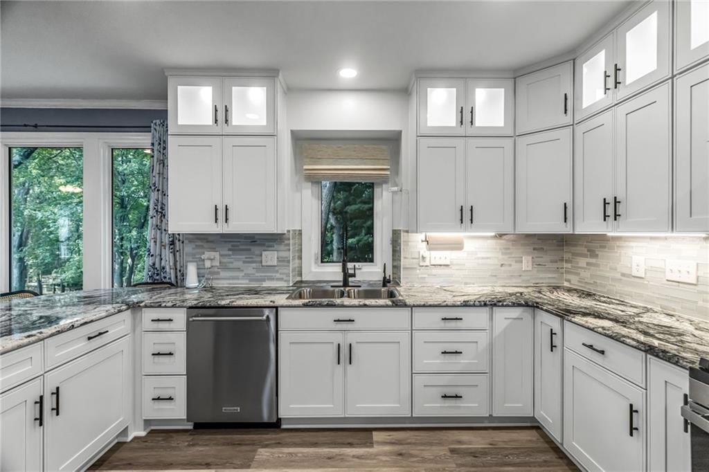 324 NW Bradford Street — photo 12