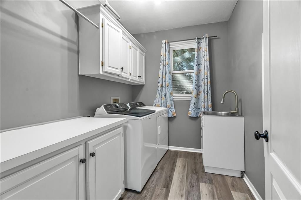 324 NW Bradford Street — photo 16