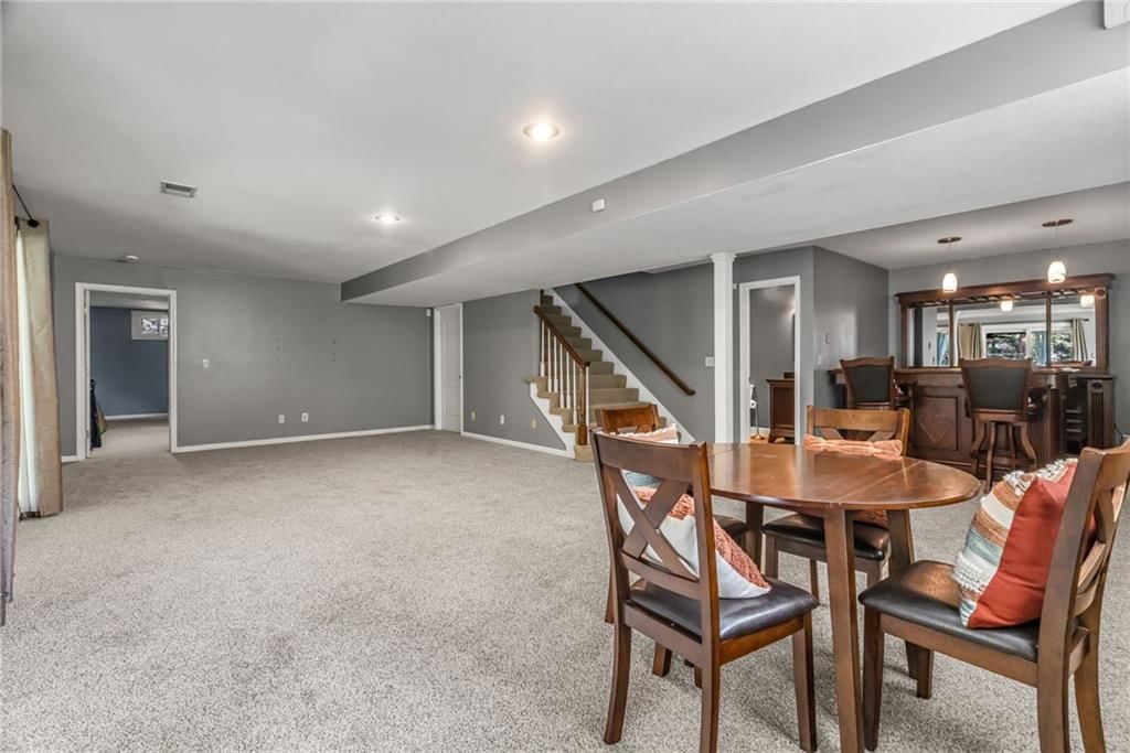 324 NW Bradford Street — photo 33