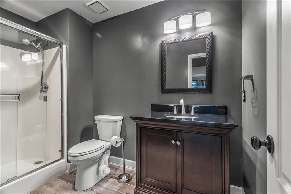 324 NW Bradford Street — photo 35