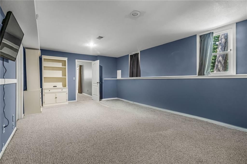 324 NW Bradford Street — photo 36