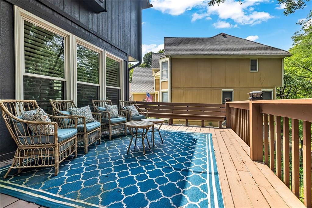 324 NW Bradford Street — photo 37