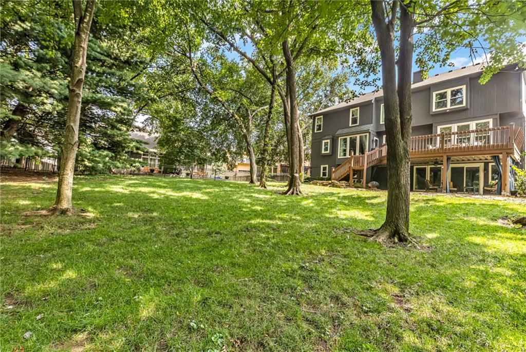 324 NW Bradford Street — photo 40