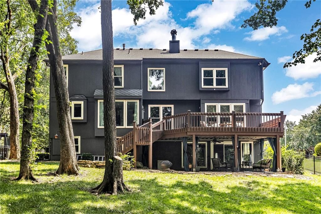 324 NW Bradford Street — photo 41