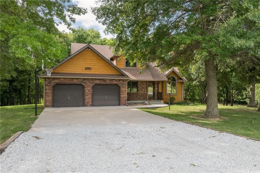 4 Lakes Drive, Agency, MO