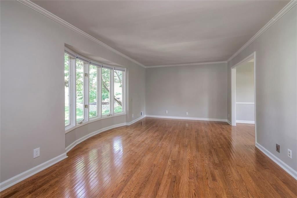 10713 W 98th Street — photo 4