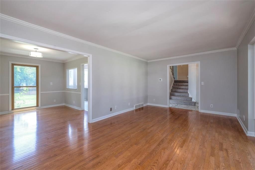 10713 W 98th Street — photo 5