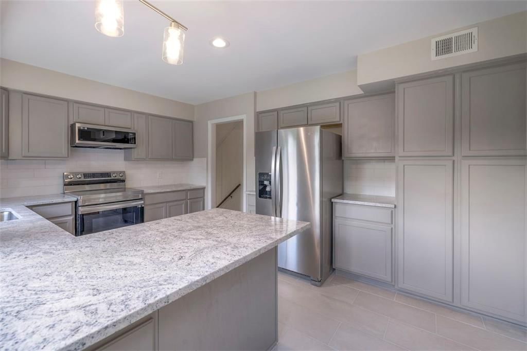 10713 W 98th Street — photo 11