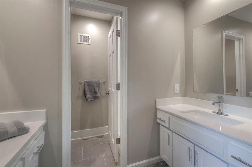 10713 W 98th Street — photo 22