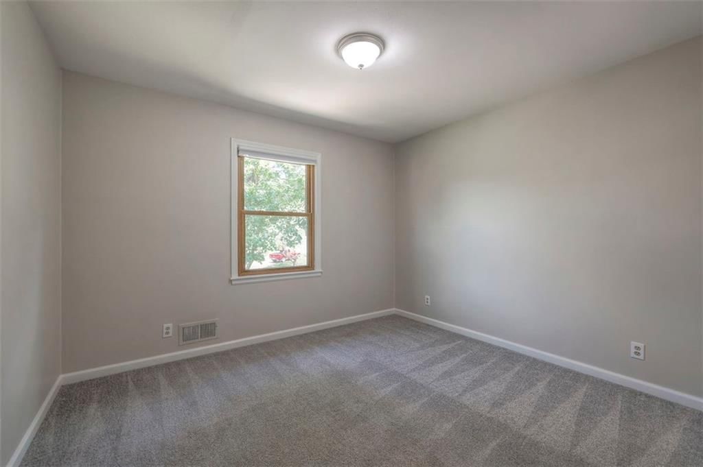 10713 W 98th Street — photo 26