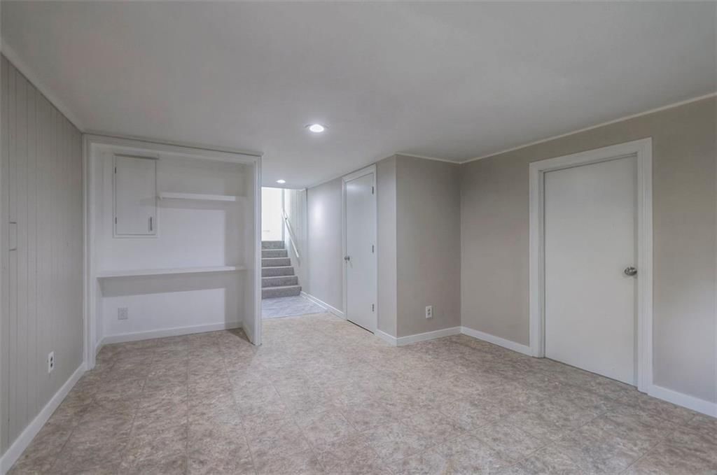10713 W 98th Street — photo 32