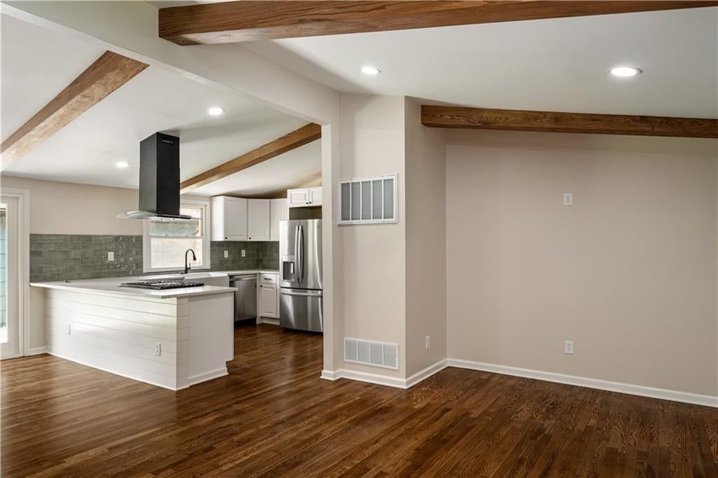 5701 N Highland Avenue — photo 3