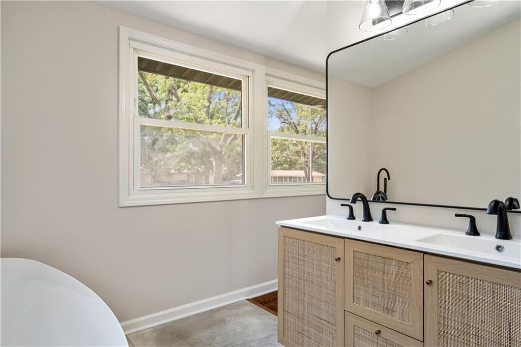 5701 N Highland Avenue — photo 20