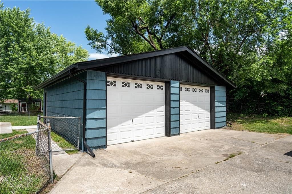 5701 N Highland Avenue — photo 27