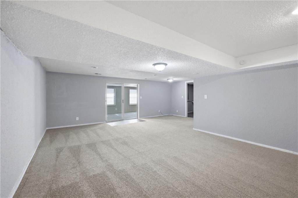 9604 E 67th Terrace — photo 33