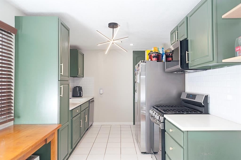 10813 E 58TH Terrace — photo 6