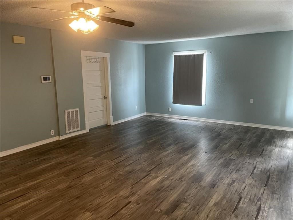 1107 Nelson Street — photo 9