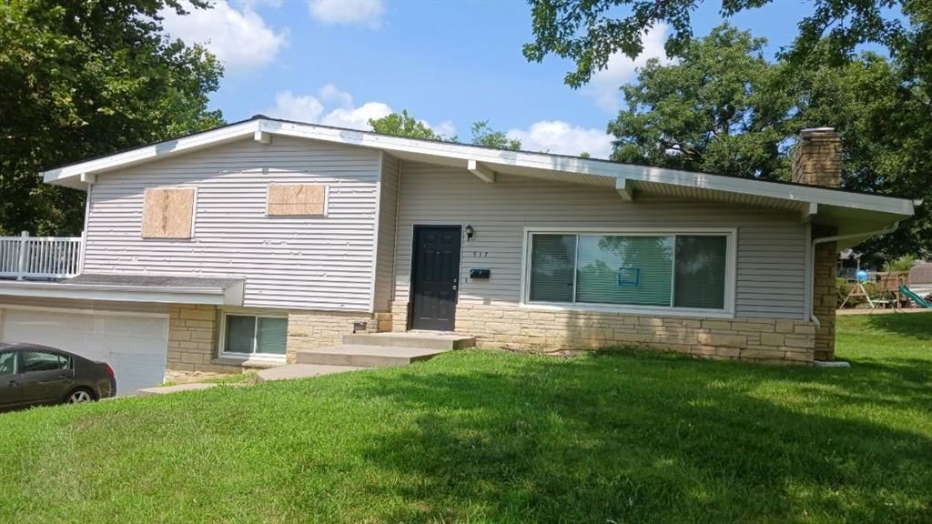 517 Brown Circle Drive — photo 2