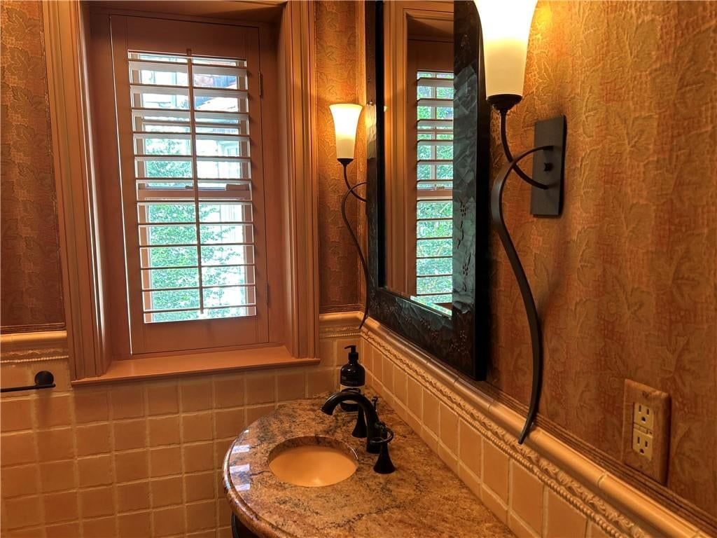 5049 WORNALL Road — photo 6
