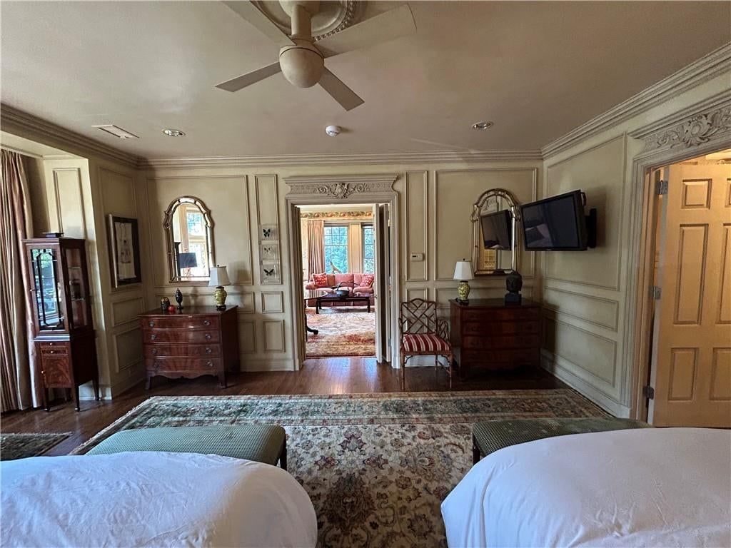 5049 WORNALL Road — photo 9
