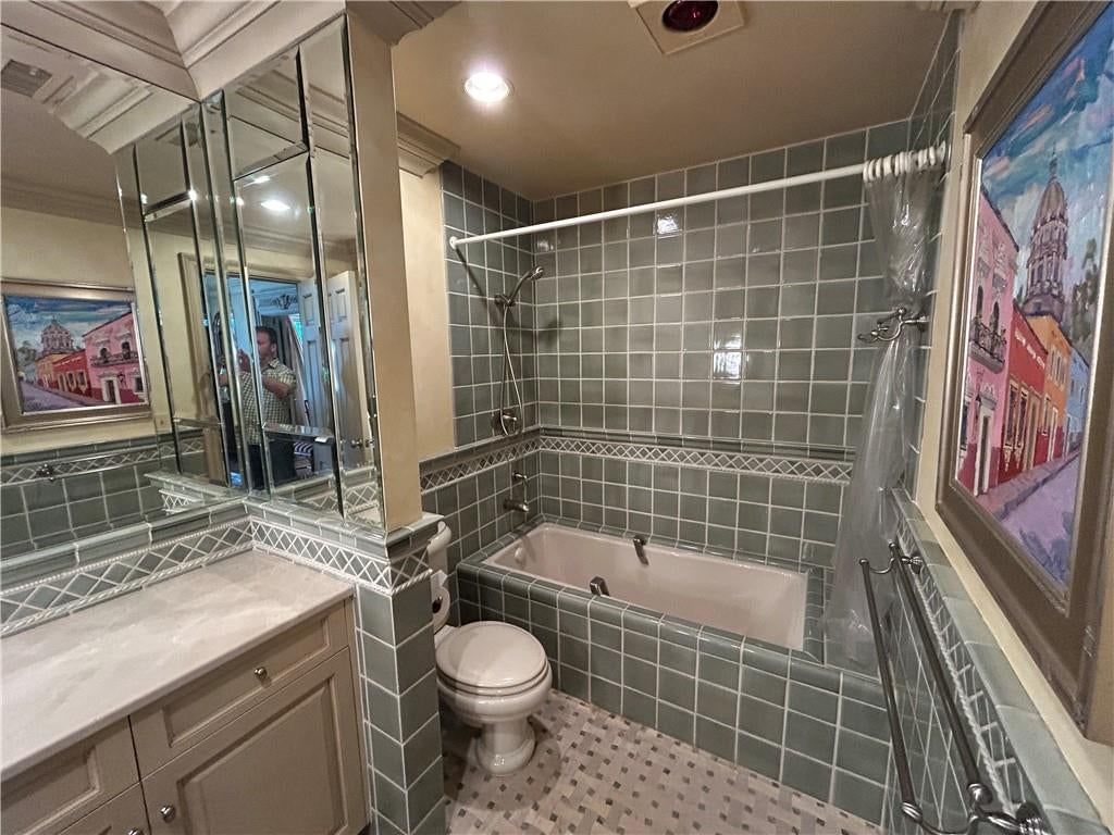5049 WORNALL Road — photo 12