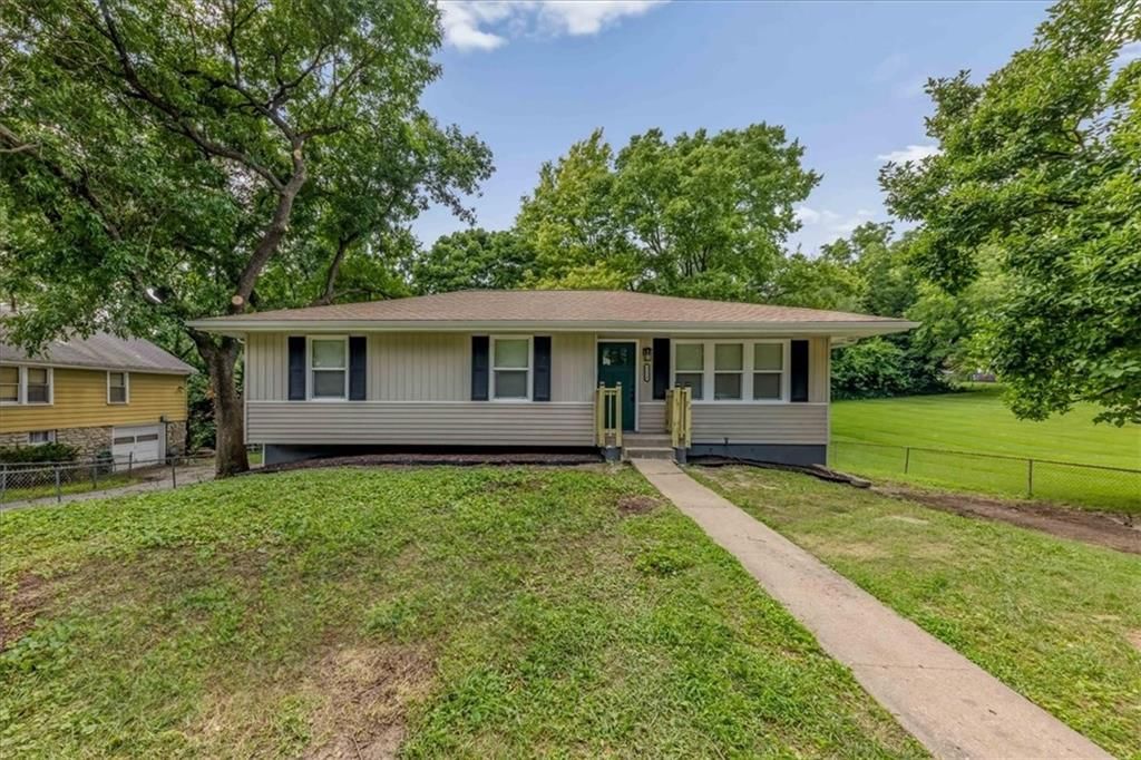 8116 Wayne Avenue — photo 1