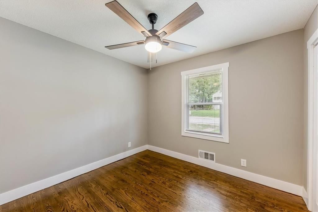 8116 Wayne Avenue — photo 9