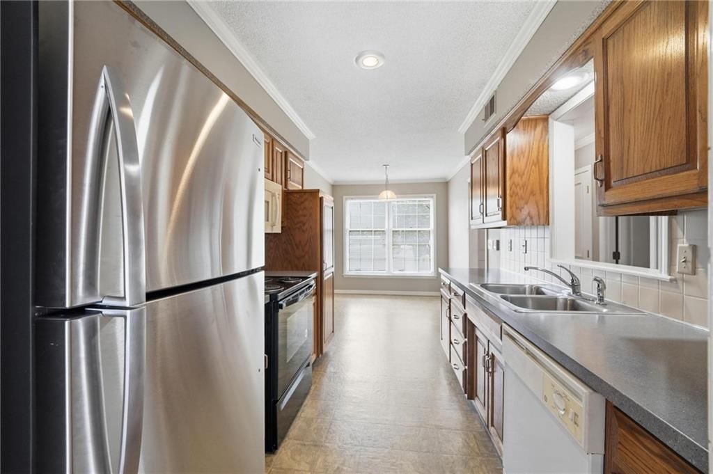 7460 Nall Avenue — photo 11