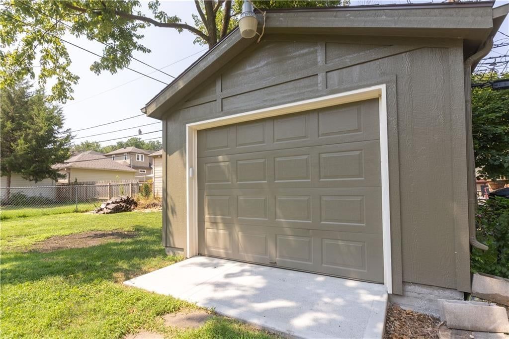 7314 Grand Avenue — photo 37