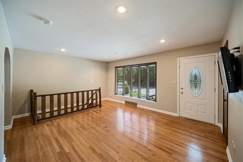 7200 W 83rd Street — photo 4
