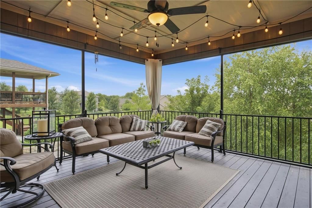 9784 Houston Street — photo 43